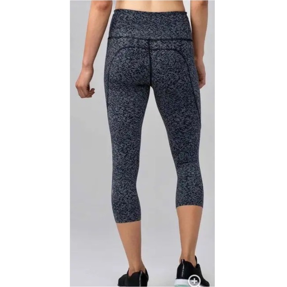 Lululemon Fast Free Crop Nulux 19" Soundwave Alpine White/Black leggings Size 6 - Picture 2 of 9